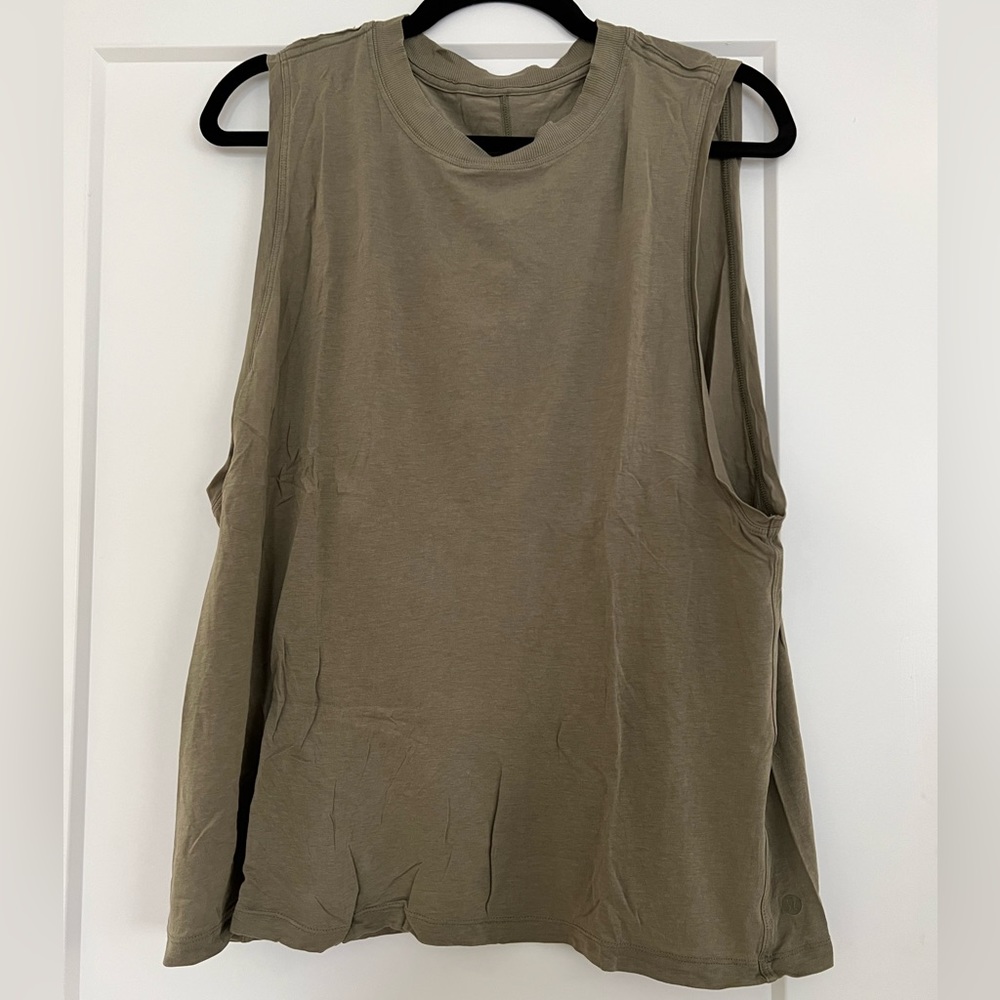 Lululemon tank Sz 10